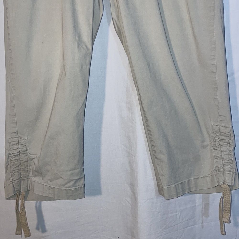 Basic edition khaki capris - Picture 3 of 7